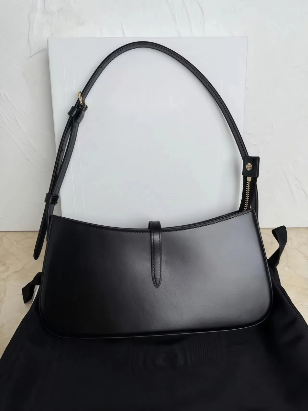 High-End Fashionable Cowhide Armpit Bag French Stick Handbag Versatile Single Shoulder Women's Bag Simple Design