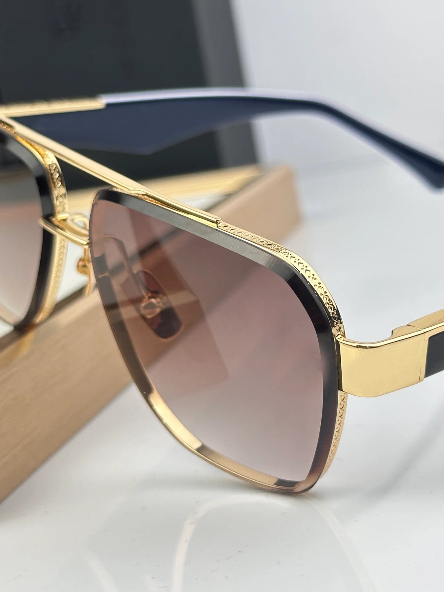 MINGYI Model 007 New Retro Designer Oversized Square Sunglasses  Full-Frame UV400 Luxury Fashion Shades for Men and Women