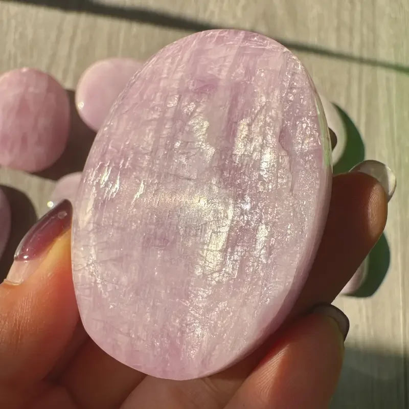 1pc Natural Shiny Purple Kunzite Palm Stone - Rare for Home Decor, Holiday Gift, Meditation &, Polished with Smooth Edges
