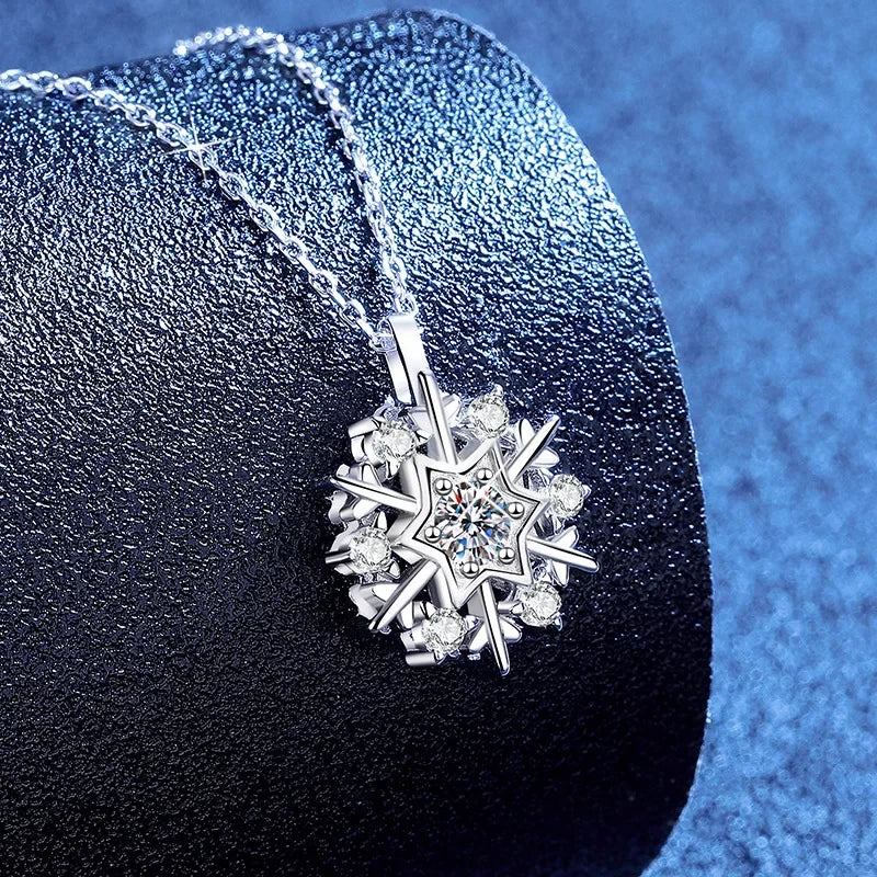Christmas Platinum PT950 18K Gold Moissanite Rotating Snowflake Drifting Temperament Necklace Simple Luxurious Pendant GRS