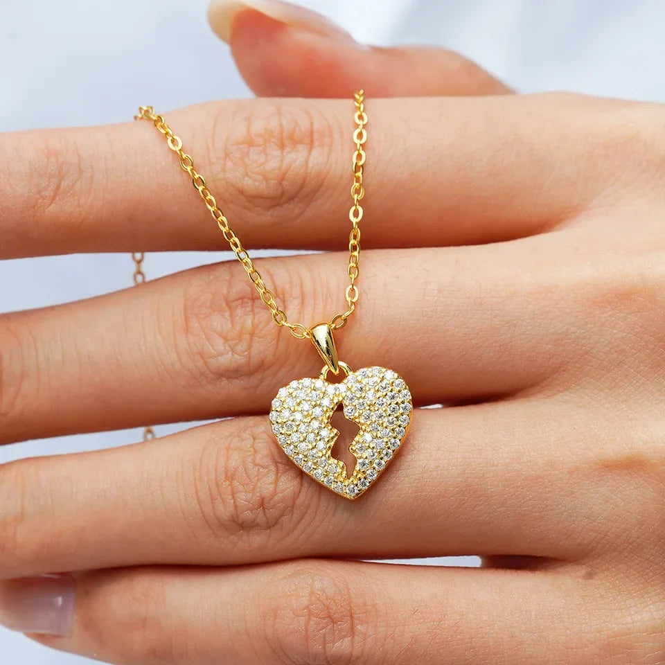 Lightning Love 18K Gold Inlaid Pendant Women's Moissanite Necklace Fashionable Platinum PT950 Diamond Collarbone Chain