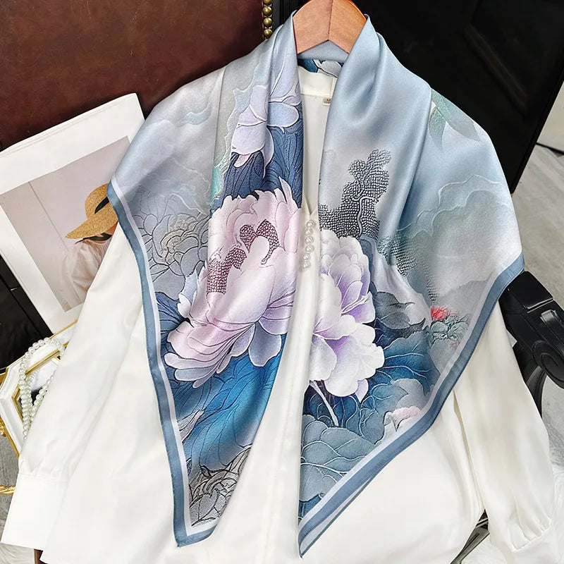 Wholesale 100% Real Mulberry Silk Design Scarf Fashion Ladies 70*70cm Silk Square Small Scarfs for Wedding Gift