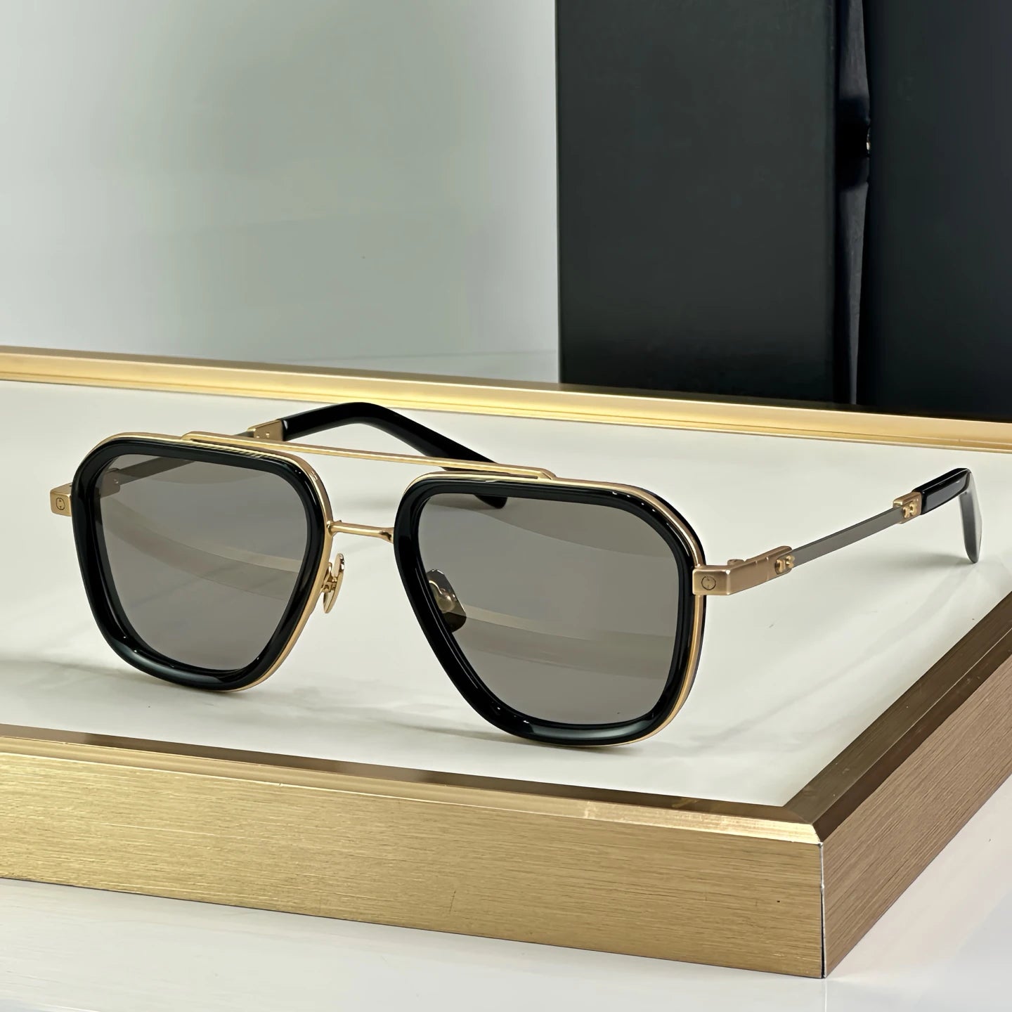 2026 New Design Luxury UV400 Pilot  Sunglasses Women's Square Glasses and Men's Titanium Metal Frame Durable and Stylish