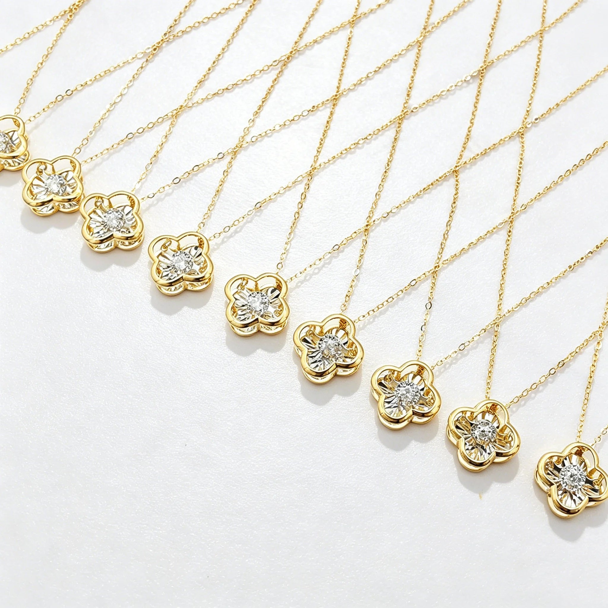 Newest 18K Solid Gold Four Leaf Clover Dancing Diamond Pendant Necklace Trendy Women Jewelry Wholesale Drop Shipping