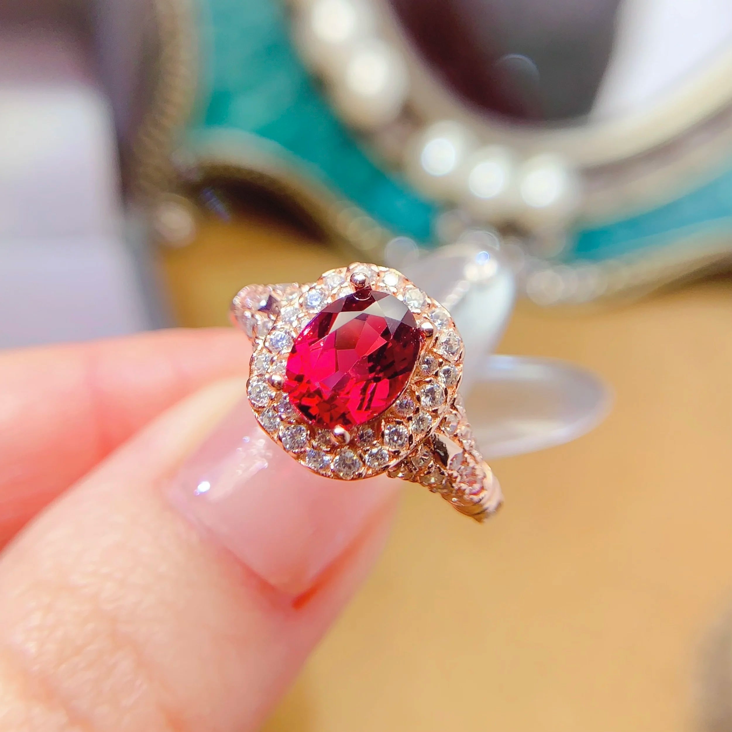 Factory Supply Classic Women's 925 Sterling Silver Oval Natural Garnet/Ruby/Sapphire Fine Jewelry Wedding Ring for Anniversary