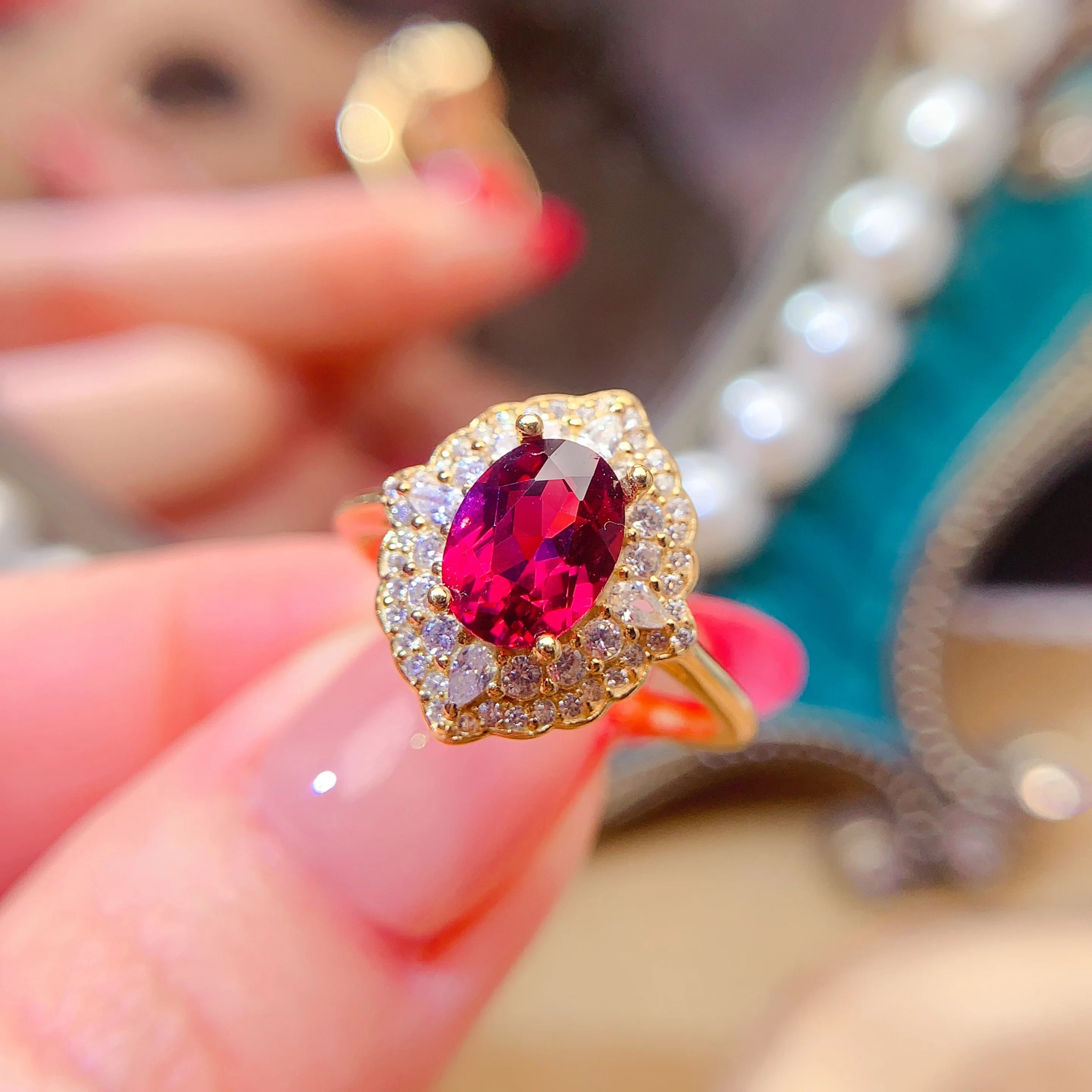 Low MOQ OEM/ODM Luxury 925 Sterling Silver Gold Plated Natural Emerald Ring for Women's Wedding Gift