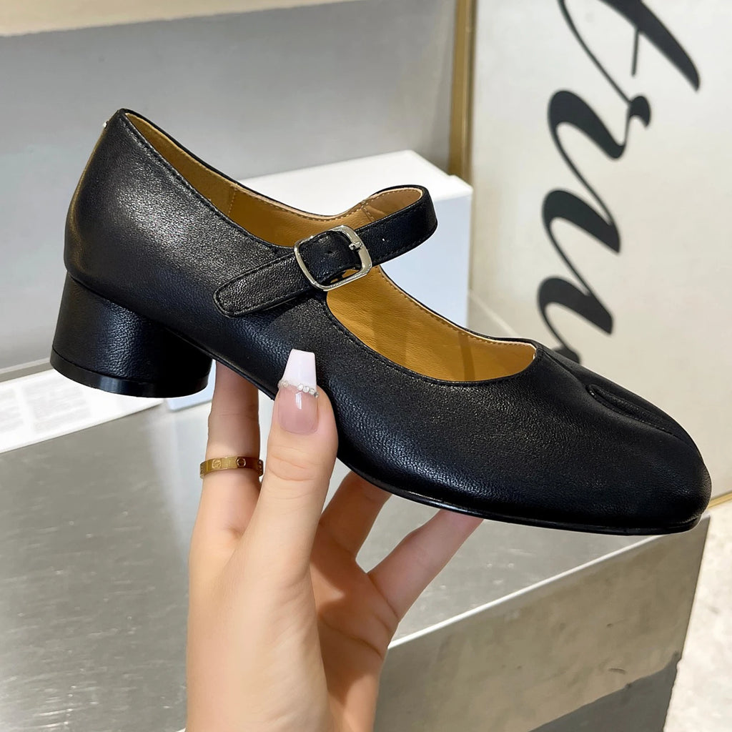New Women's Loafers Single Shoe with Split Toe Breathable Soft Sole and Thick Heel Versatile for Daily Commuting Black