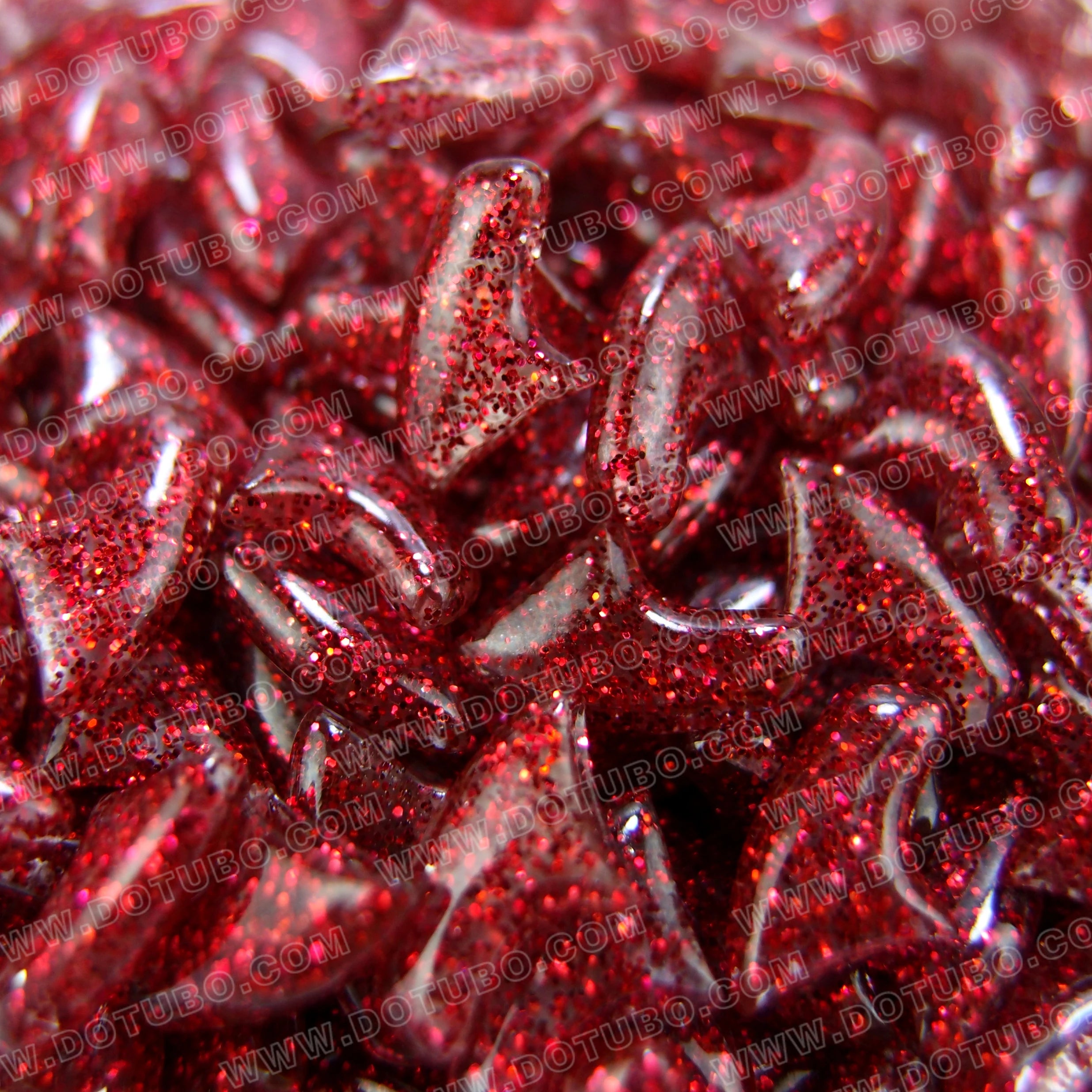 Sparkling red soft silicone nail caps for cats to prevent scratching. Includes 20-piece set with adhesive for pet safety.