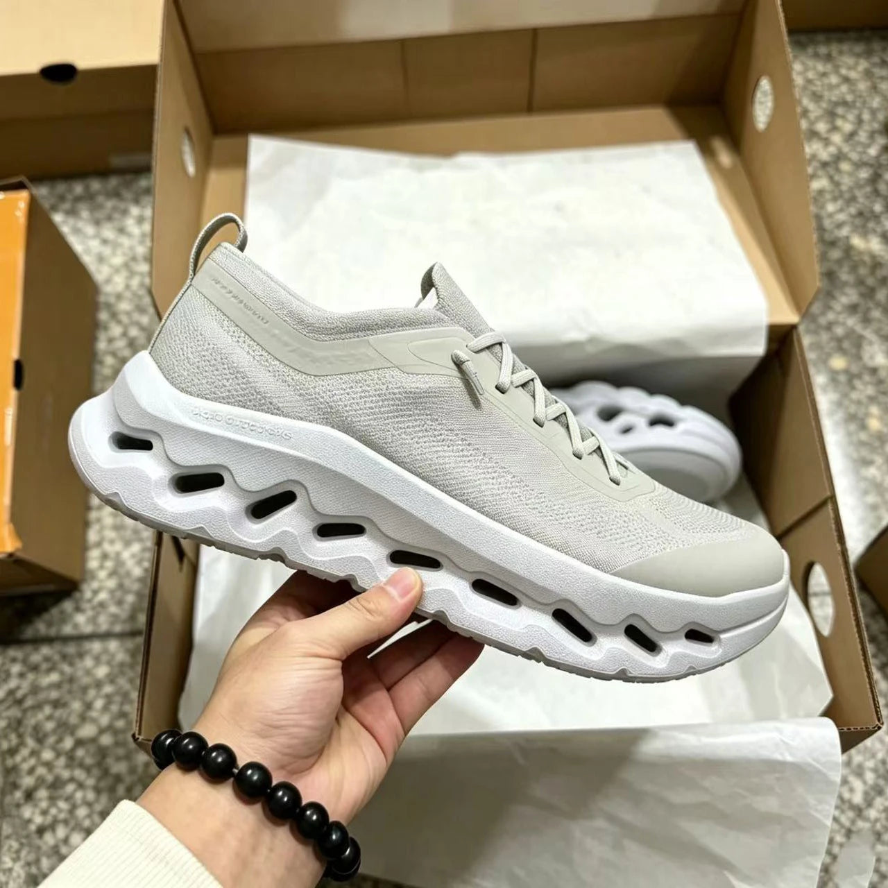 Bset Sale Men's Women's on Running Cloud Cloudtilt Moon Monster Loewes Shoes Luxury Original Designer Sneaker Brand Casual Shoes