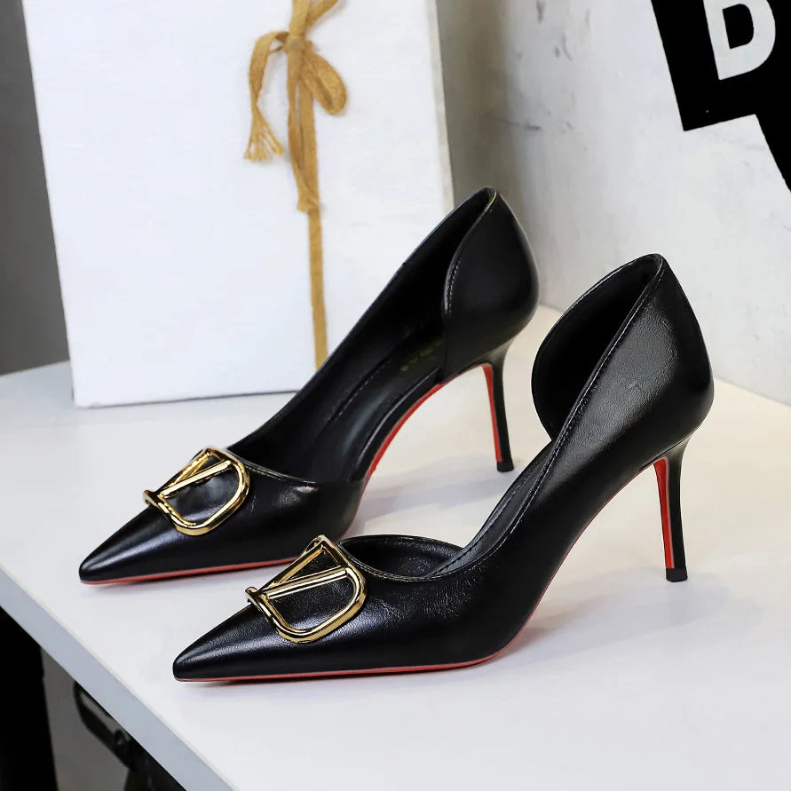 2026 New Korean Style Party Sexy High Heel Metal V-Closure Pointed Toe Low-Cut Thin Heel Side Cutout Professional High Heels