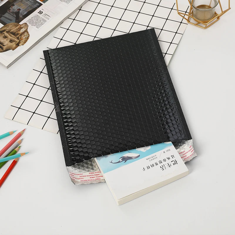 Factory Direct Wholesale Black Poly Bubble Waterproof Shock Resistant Recyclable 4 Mil Thick Jewelry Packaging Bags for Mailer