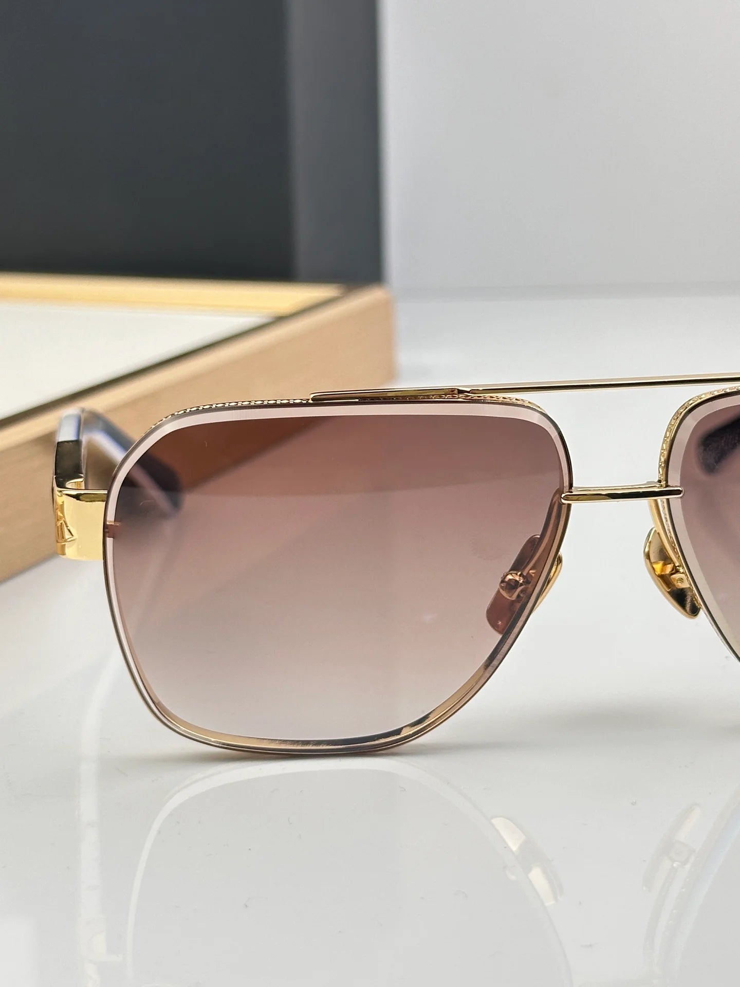 MINGYI Model 007 New Retro Designer Oversized Square Sunglasses  Full-Frame UV400 Luxury Fashion Shades for Men and Women