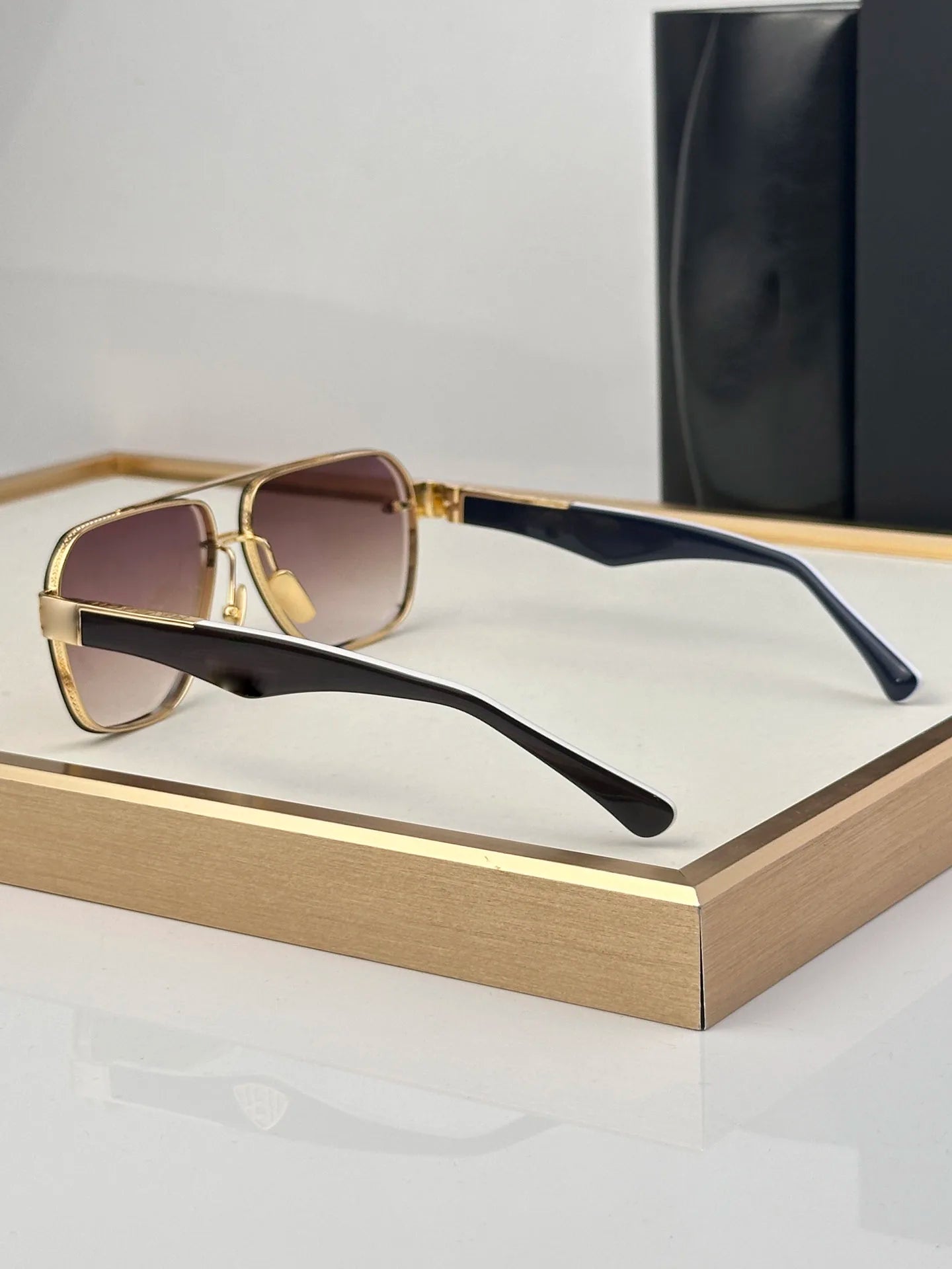 MINGYI Model 007 New Retro Designer Oversized Square Sunglasses  Full-Frame UV400 Luxury Fashion Shades for Men and Women