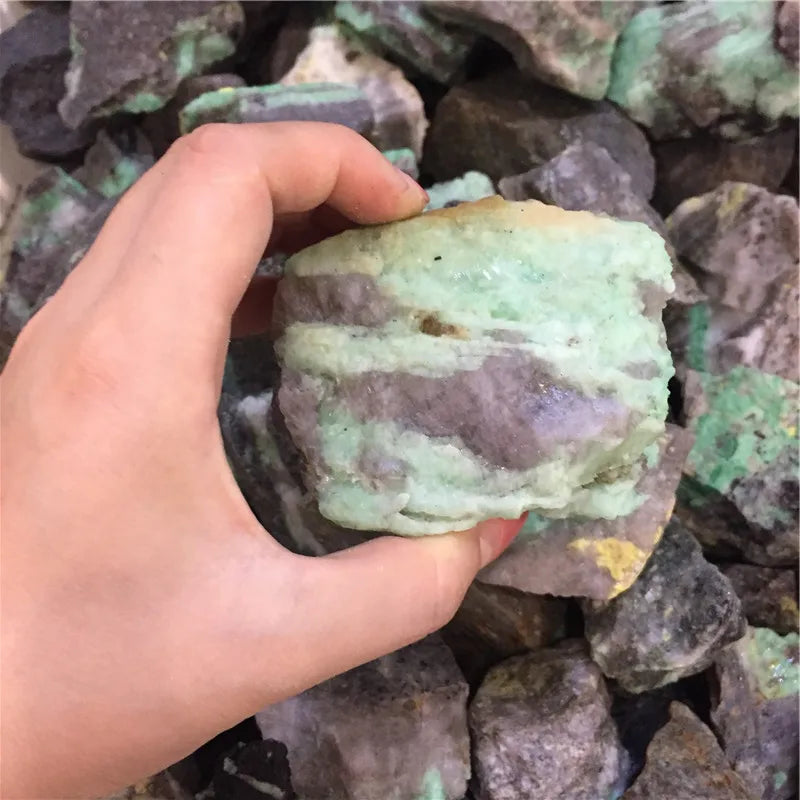 Semi Precious Crystal Home Decor Rough Uncut Emerald Stone Large Feng Shui Stone Eco-friendly Love Natural Polished Green 1kg