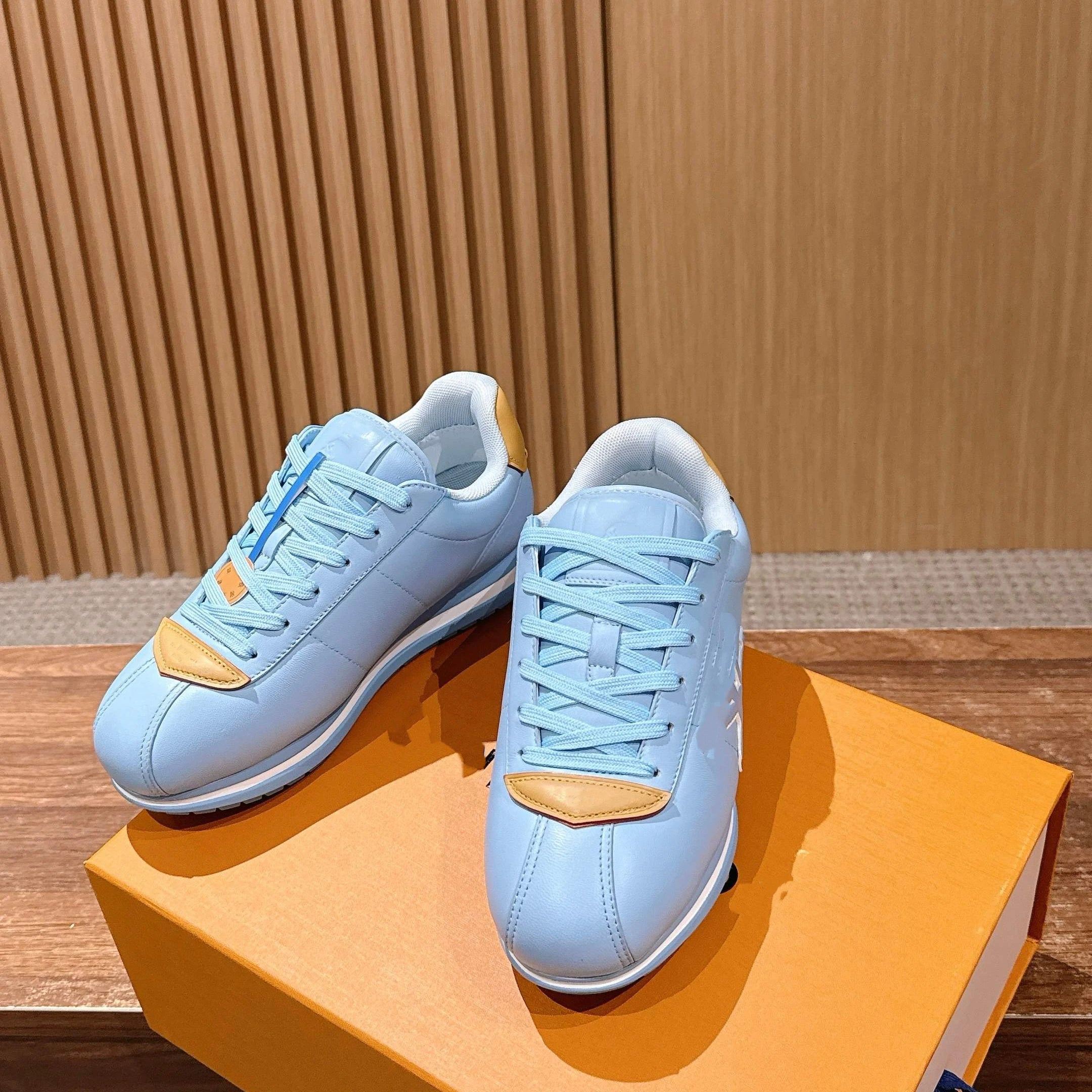 High Quality Designer Style Women Patchwork Platform Sneakers Lace up Thick Sole Fashion Casual Walking Trainers