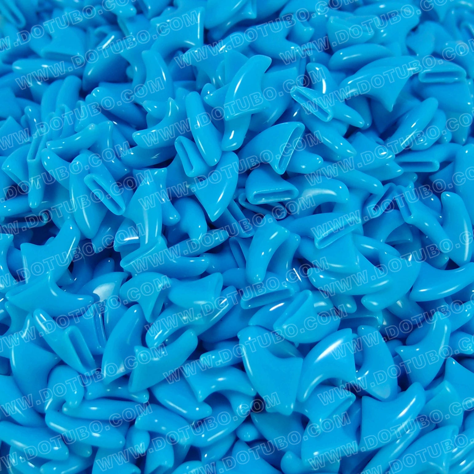 Soft blue silicone cat nail caps to prevent scratching; 20-piece set includes safe adhesive for easy application.