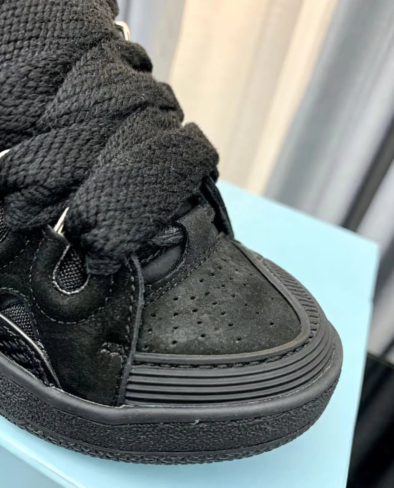 2026 Designer Casual Shoes Men and Women Sneakers Luxury Embossed Genuine Leather Platform Sneakers  Outdoor Sneakers