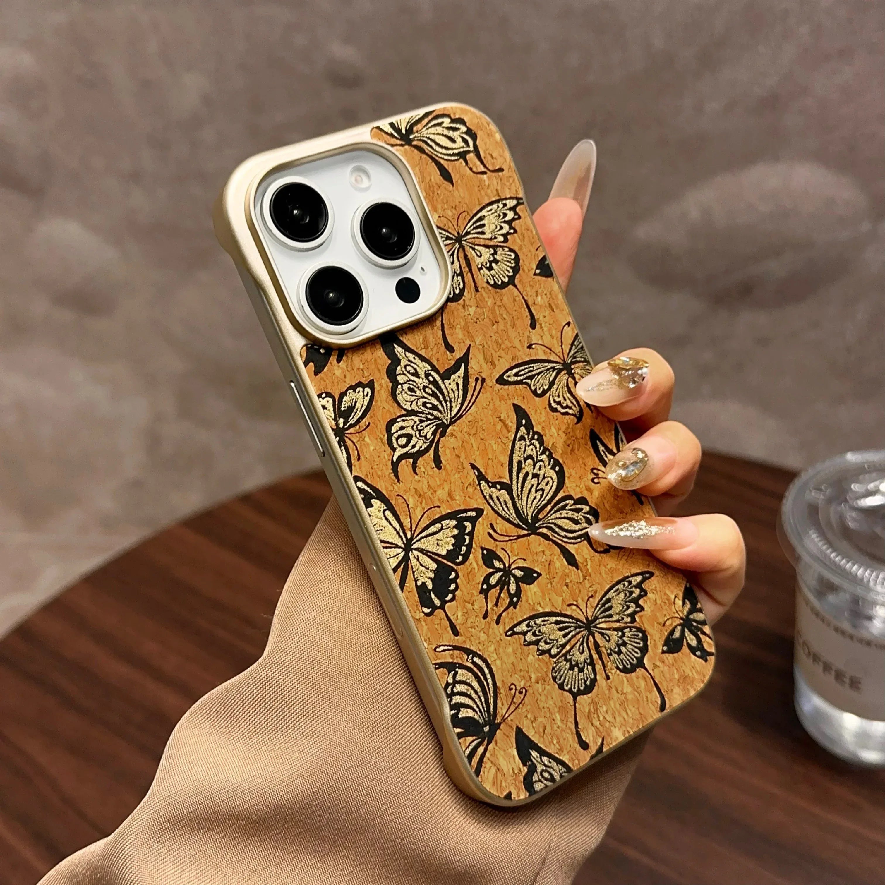Magnetic Wireless Charging Case for iPhone 16 - Cork Green Tidesmit