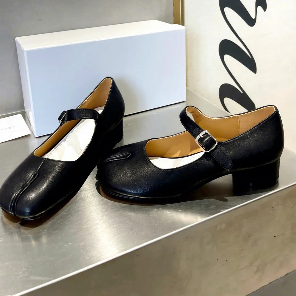 New Women's Loafers Single Shoe with Split Toe Breathable Soft Sole and Thick Heel Versatile for Daily Commuting Black