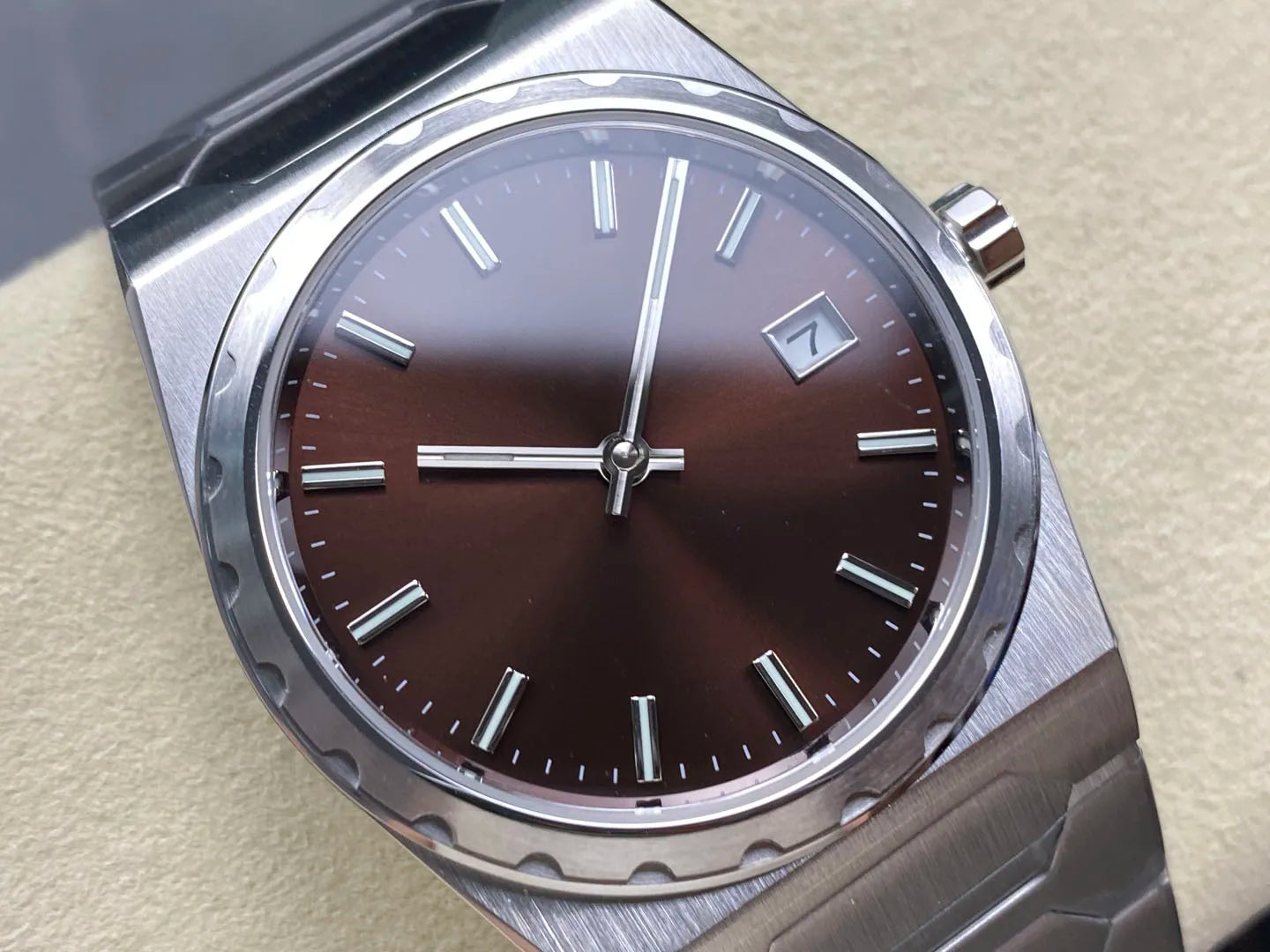 Fashion Simplicity High Quality Watches Date Display Function Automatic Winding for Business Occasions for Men Luxurious Watches