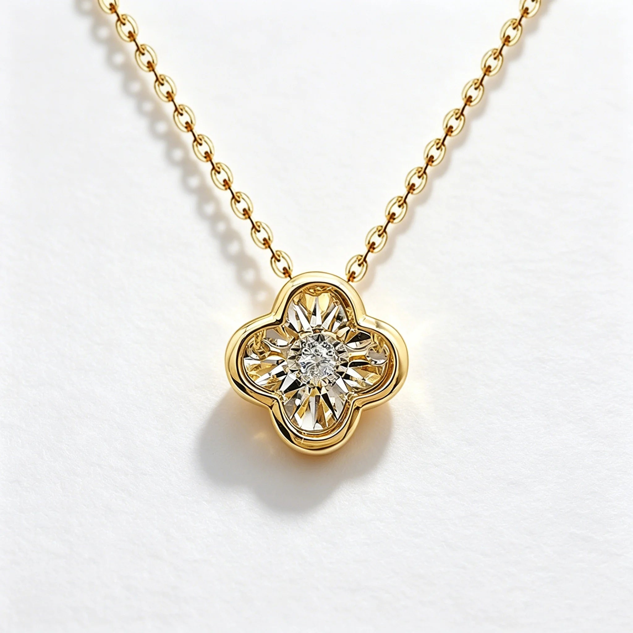 Newest 18K Solid Gold Four Leaf Clover Dancing Diamond Pendant Necklace Trendy Women Jewelry Wholesale Drop Shipping