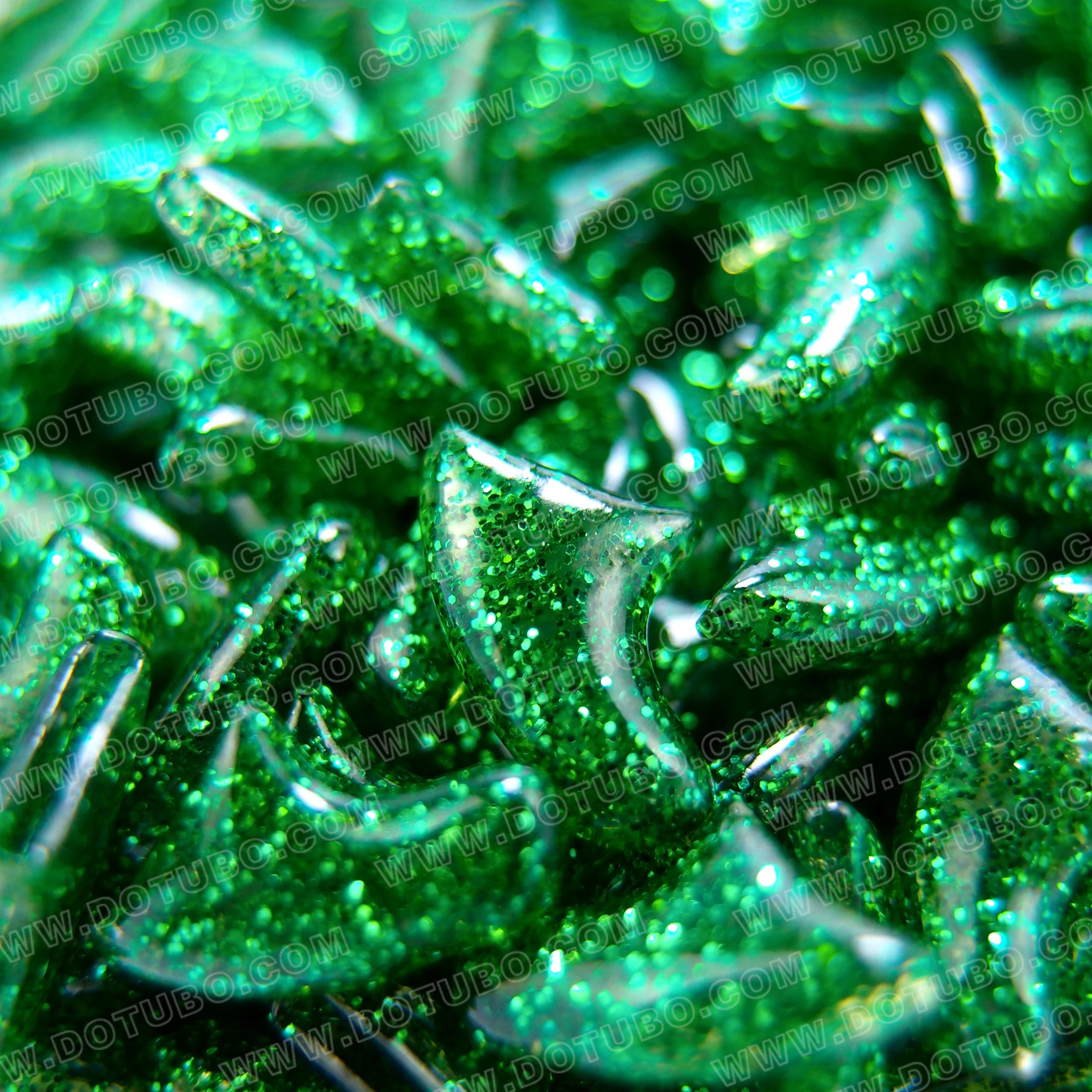 Green glitter soft cat nail caps for claw protection, 20-piece set with adhesive, available in sizes XS-L.