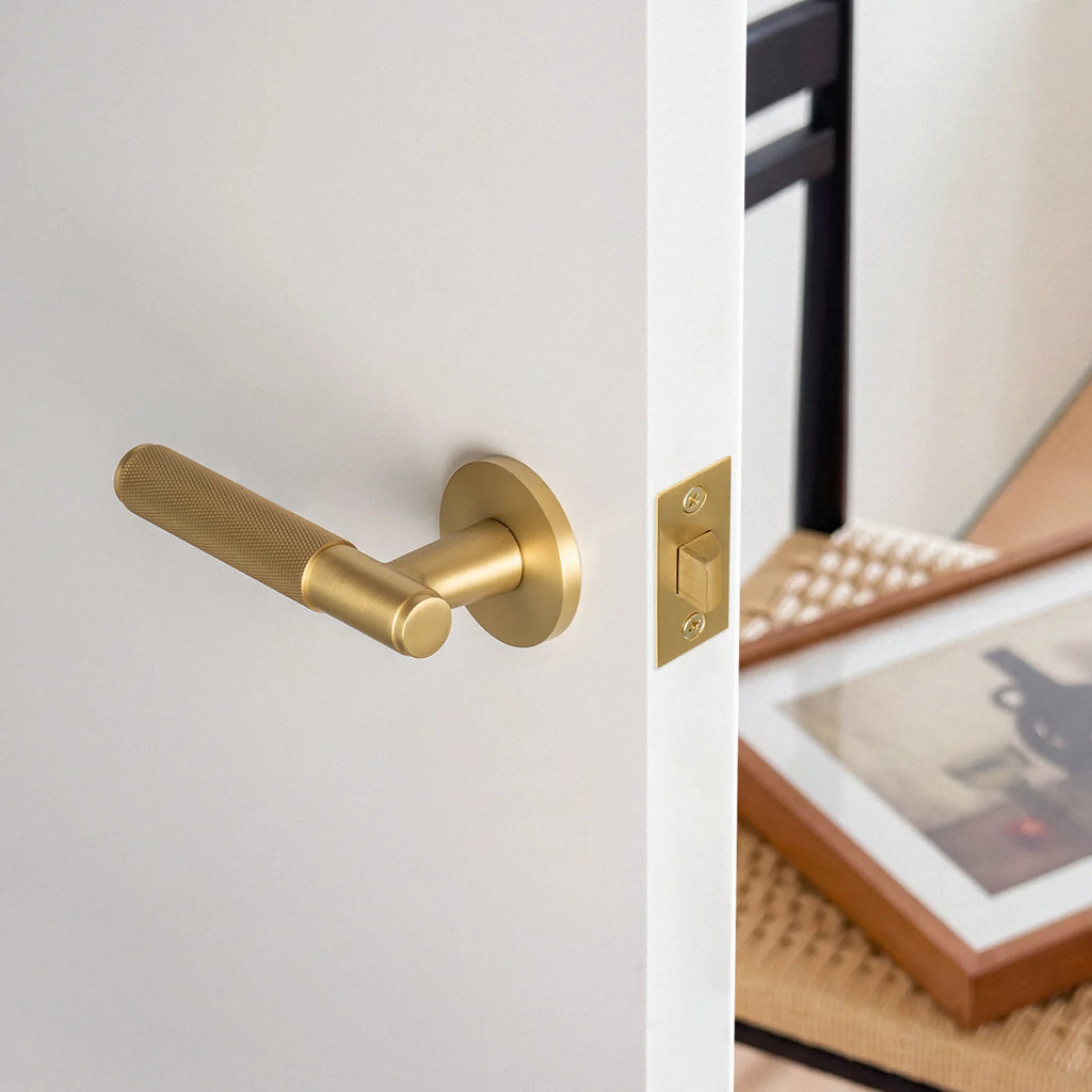 DOOROOM Brass Door Lock Set Modern Knurled Matte Brushed Copper Interior Door Lock Decorative Lock Privacy Lock Passage Lock