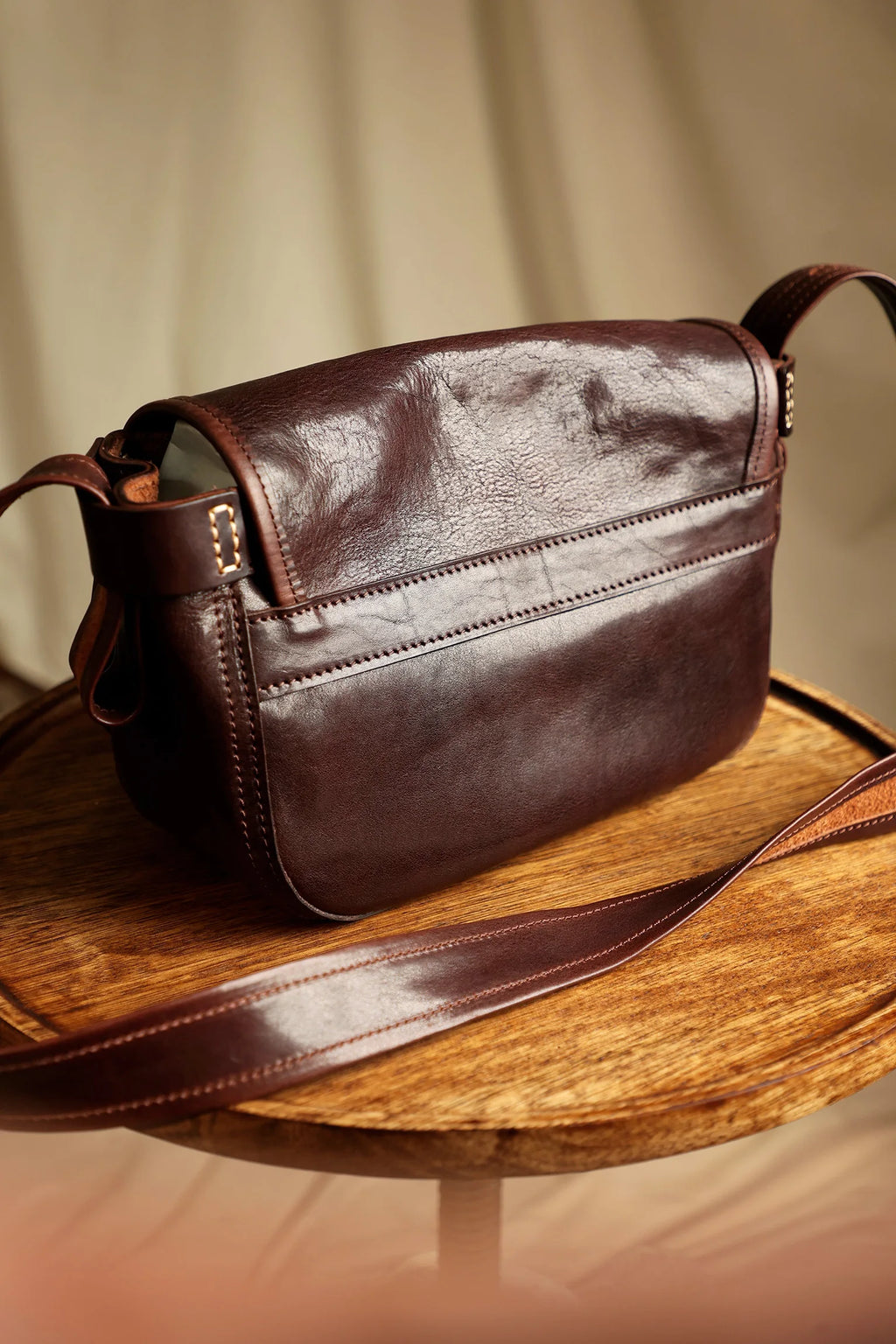 Casual daily luxury vintage designer handmade genuine leather men's women's shoulder bag vegetable tanned cowhide crossbody bag