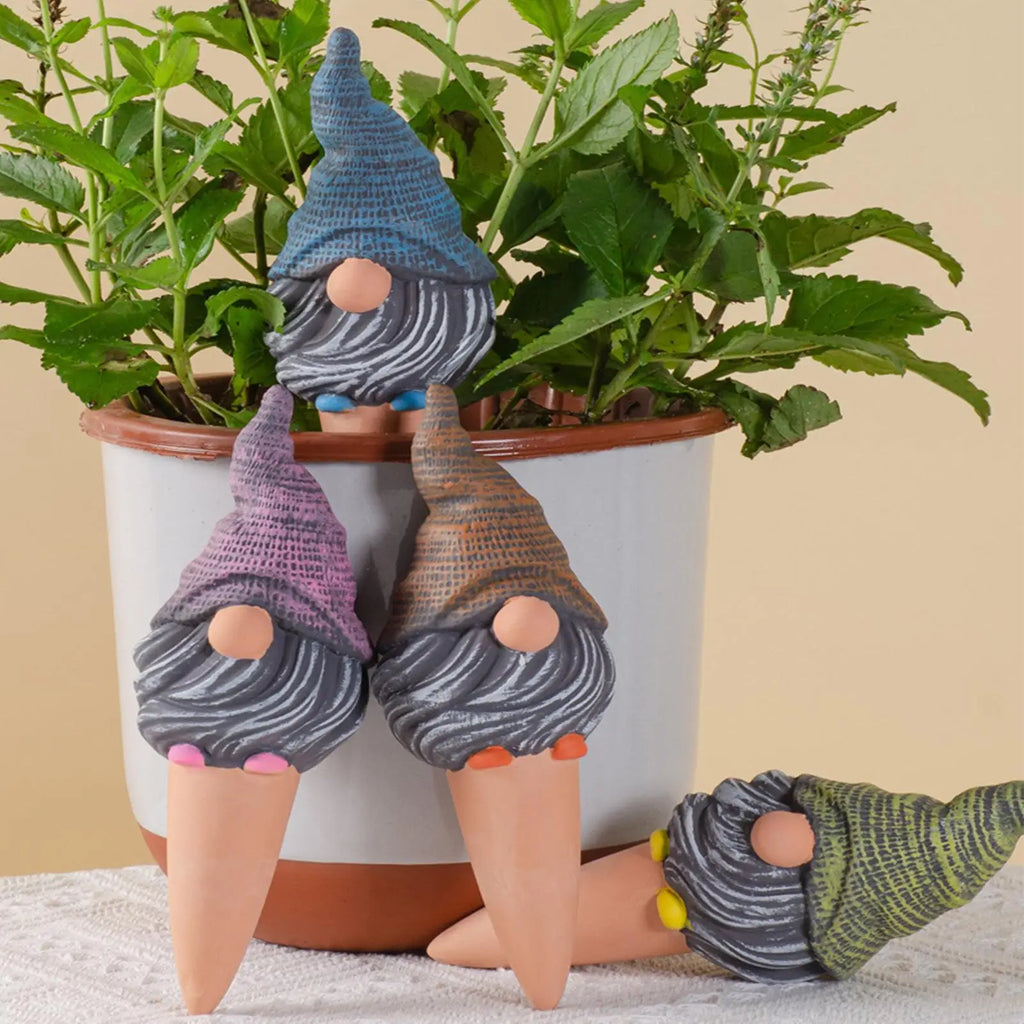 Automatic Potted Plant Watering SystemCute Gnome Shape Irrigation Spikes Efficient Self Watering Planter Insert Plant Waterer