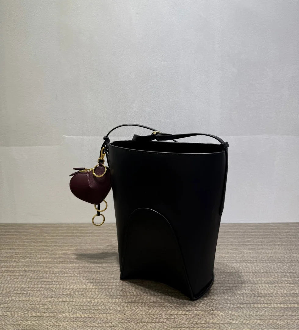 2026 New Bucket Bag Rear Saddle Design High end Leather Shoulder Bag Leather Crossbody Bag