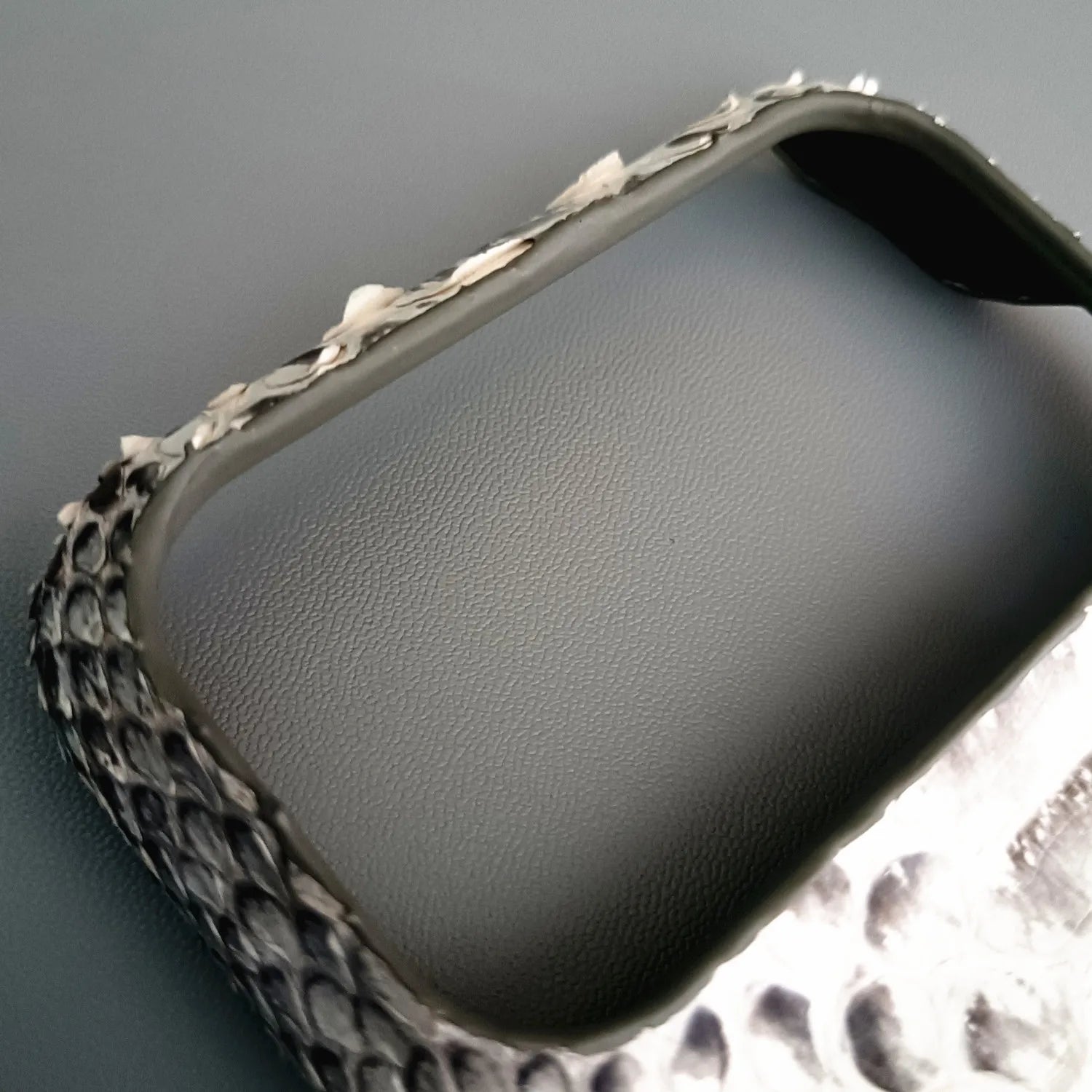 Python Leather iPhone Case: Genuine Snakeskin Slim Fit Protection Tidesmit