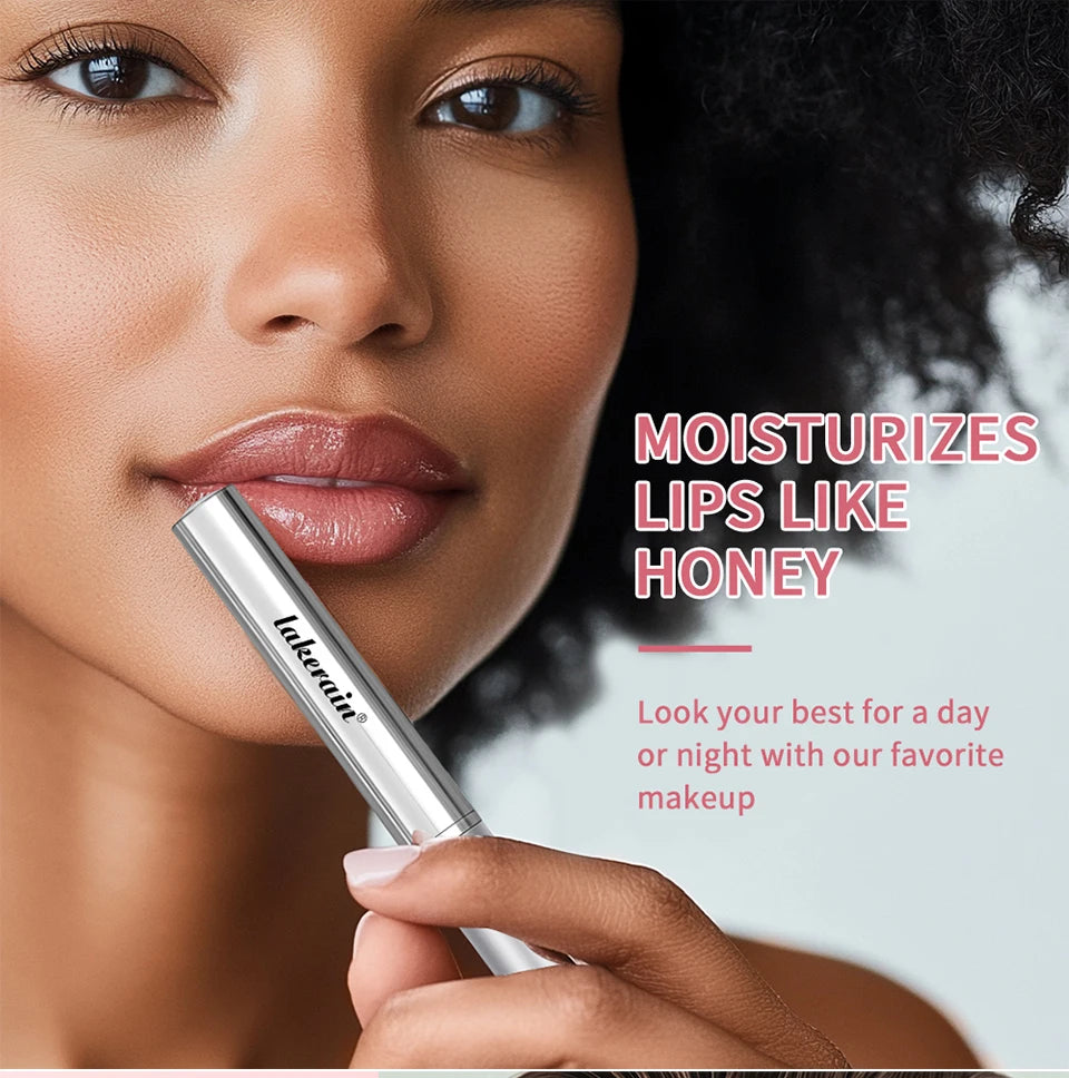 Model wearing glossy, moisturizing brown honey tinted lip balm for a long-lasting, non-stick, plumping makeup finish.