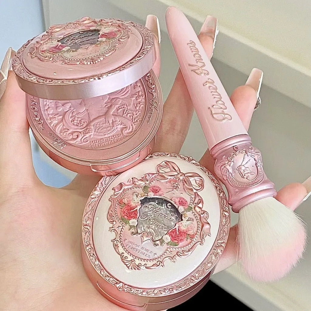 Tidesmit Flower Knows Strawberry Rococo embossed blush powder texture close-up for smooth long-lasting face makeup