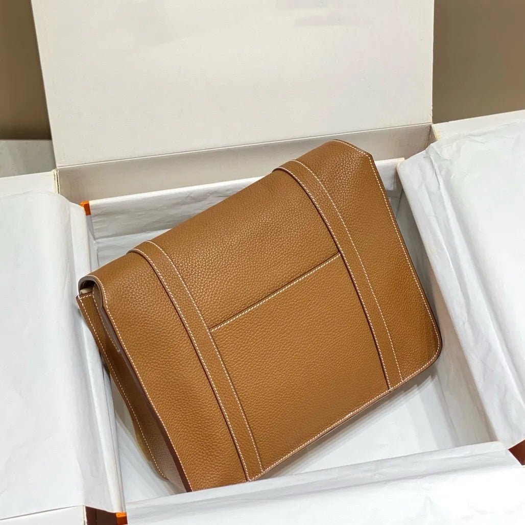 Leather Shoulder Bag Men's Retro Style Sewn with Wax Thread Top Layer Cowhide Single Shoulder Bag for Daily Use