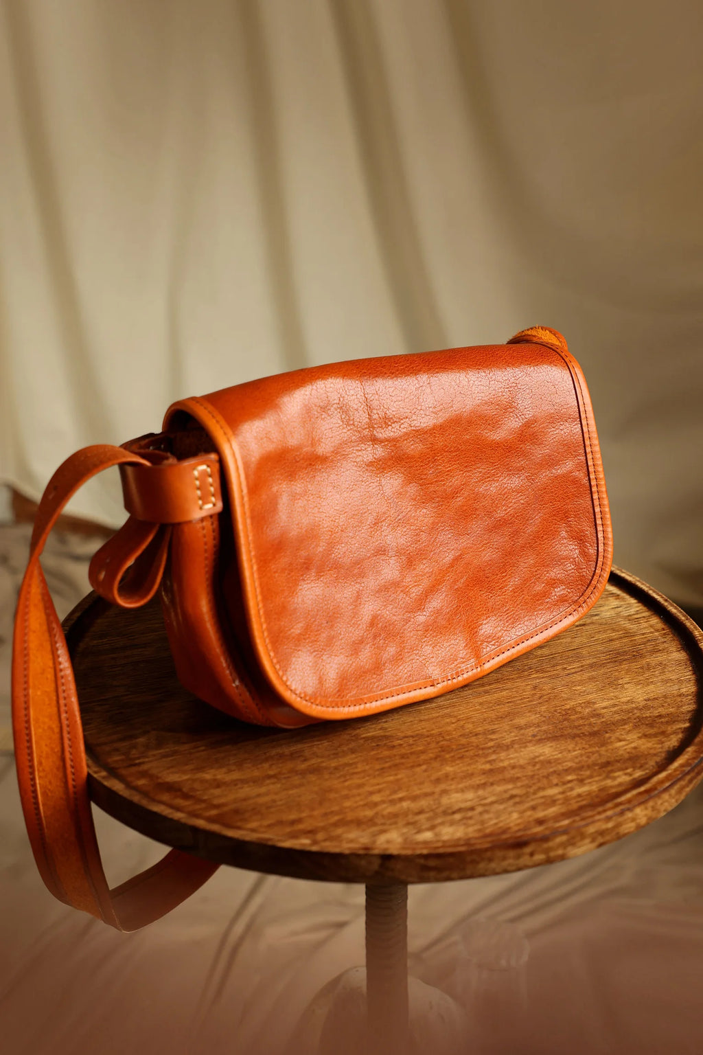 Casual daily luxury vintage designer handmade genuine leather men's women's shoulder bag vegetable tanned cowhide crossbody bag