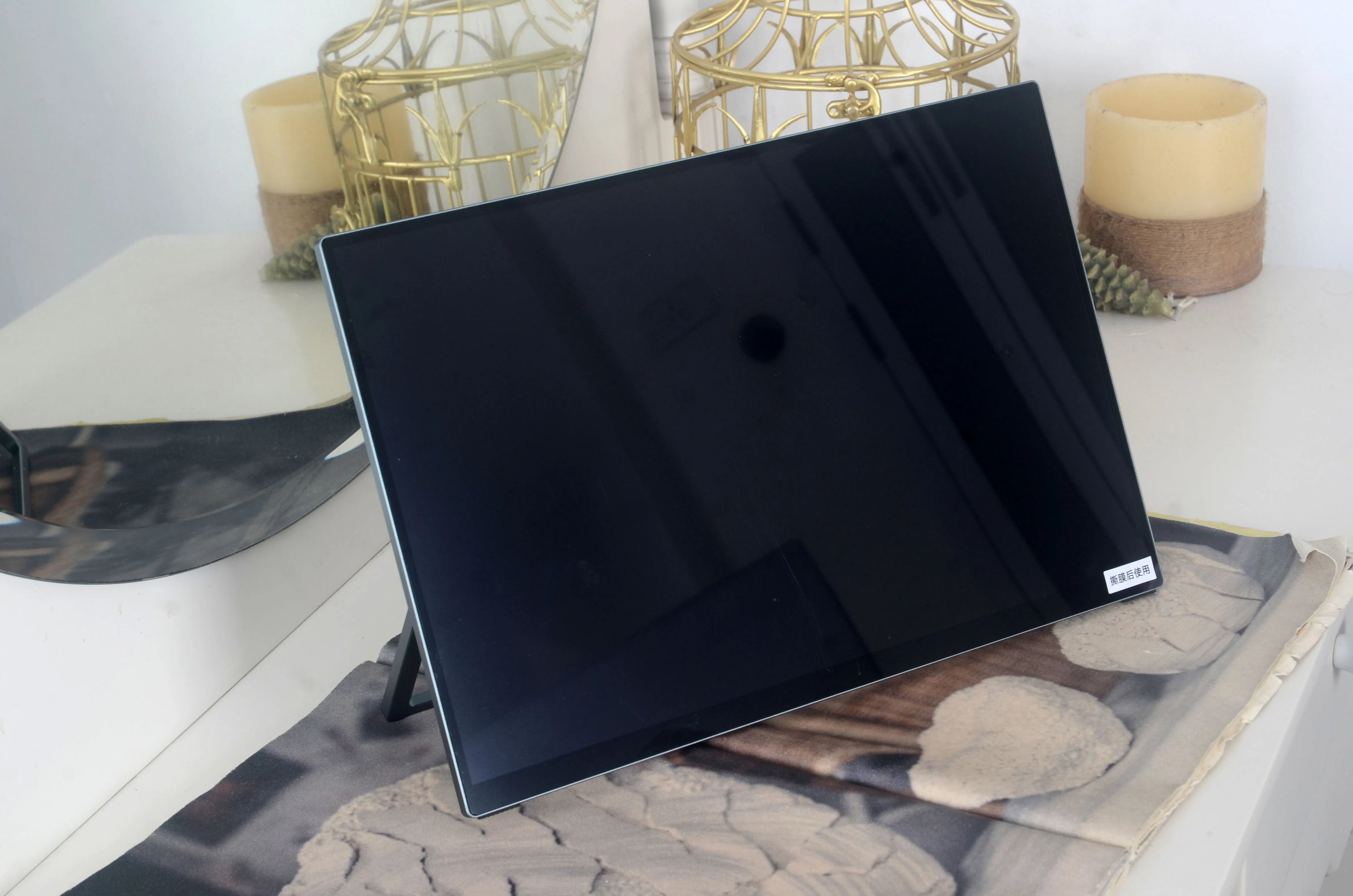 16-inch 2.5K Touchscreen Full Aluminum CNC Full Lamination 144Hz High-Definition High-Brightness One-Cable Portable Monitor