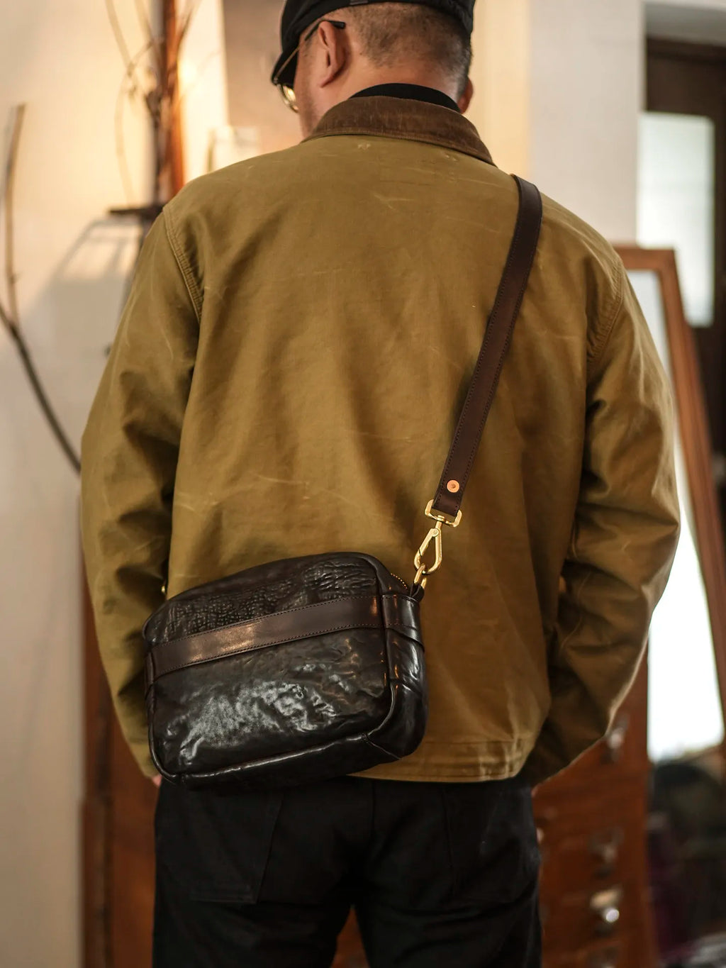 casual luxury padded genuine leather men's crossbody bag fashion vintage designer handmade real cow leather shoulder bag