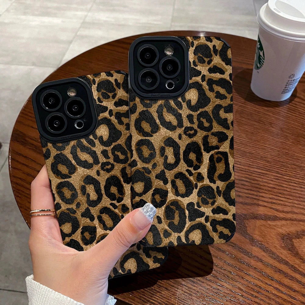 iPhone 15 Pro Max Leopard Case - Shock-Absorbing Silicone Cover Tidesmit
