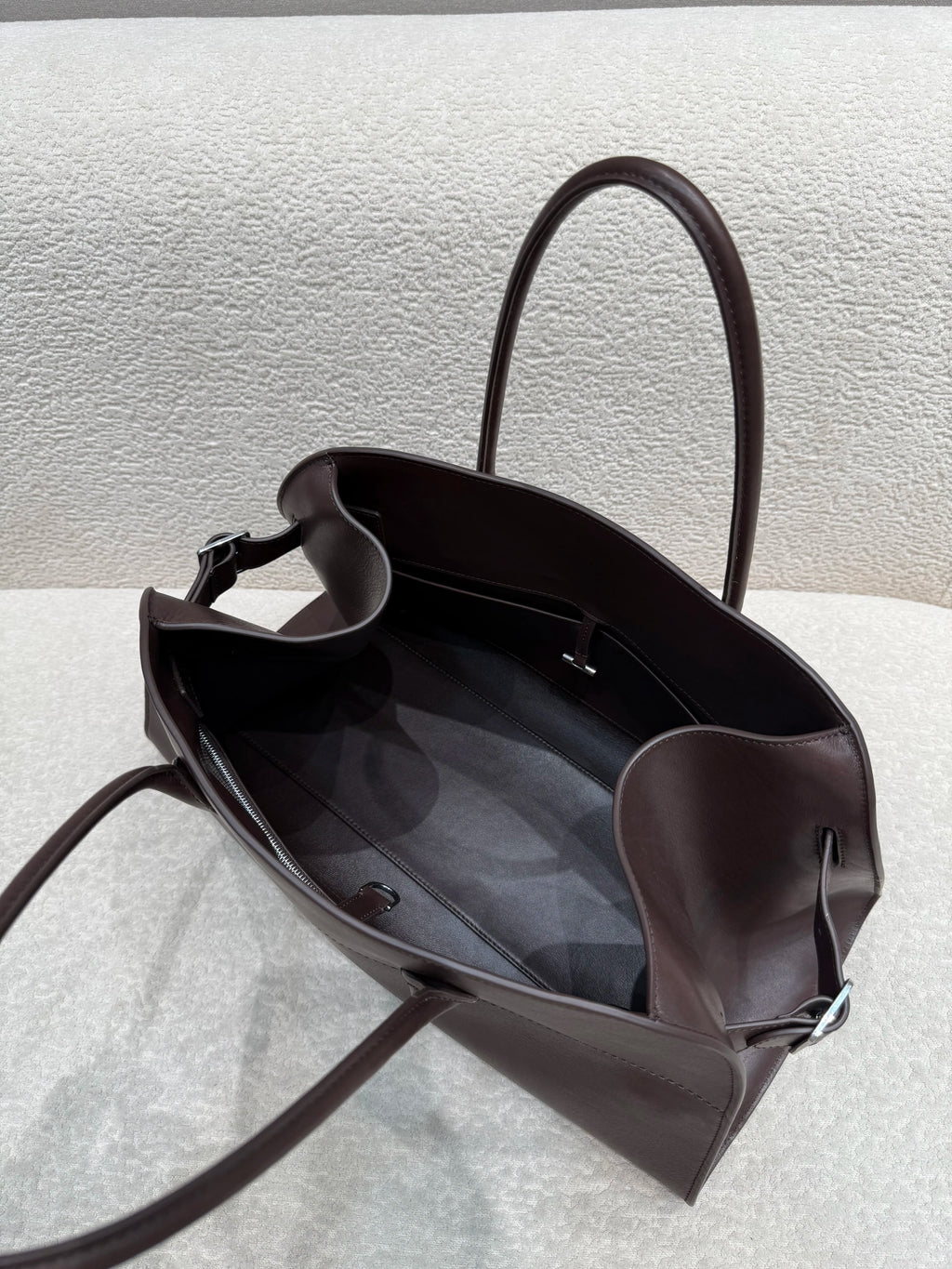 Unisex saddle leather all steel hardware inner sheepskin single shoulder large capacity hand-held horizontal bag