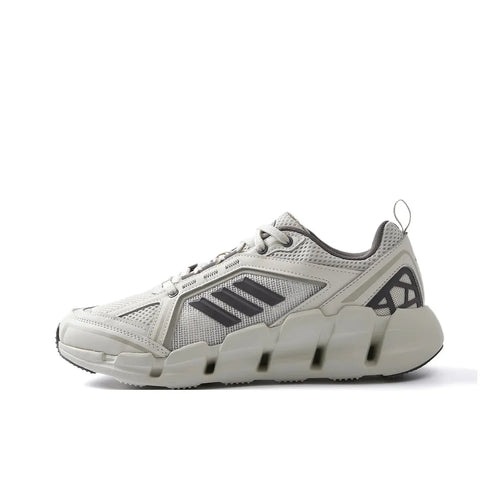Adidas Climacool Ventage unisex sneakers in off-white mesh with black 3-stripes and a chunky ventilated sole.