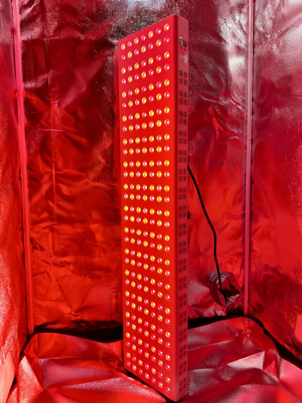 Red light therapy panel for face and body, featuring 660nm and 850nm LED lights for anti-aging and pain relief.