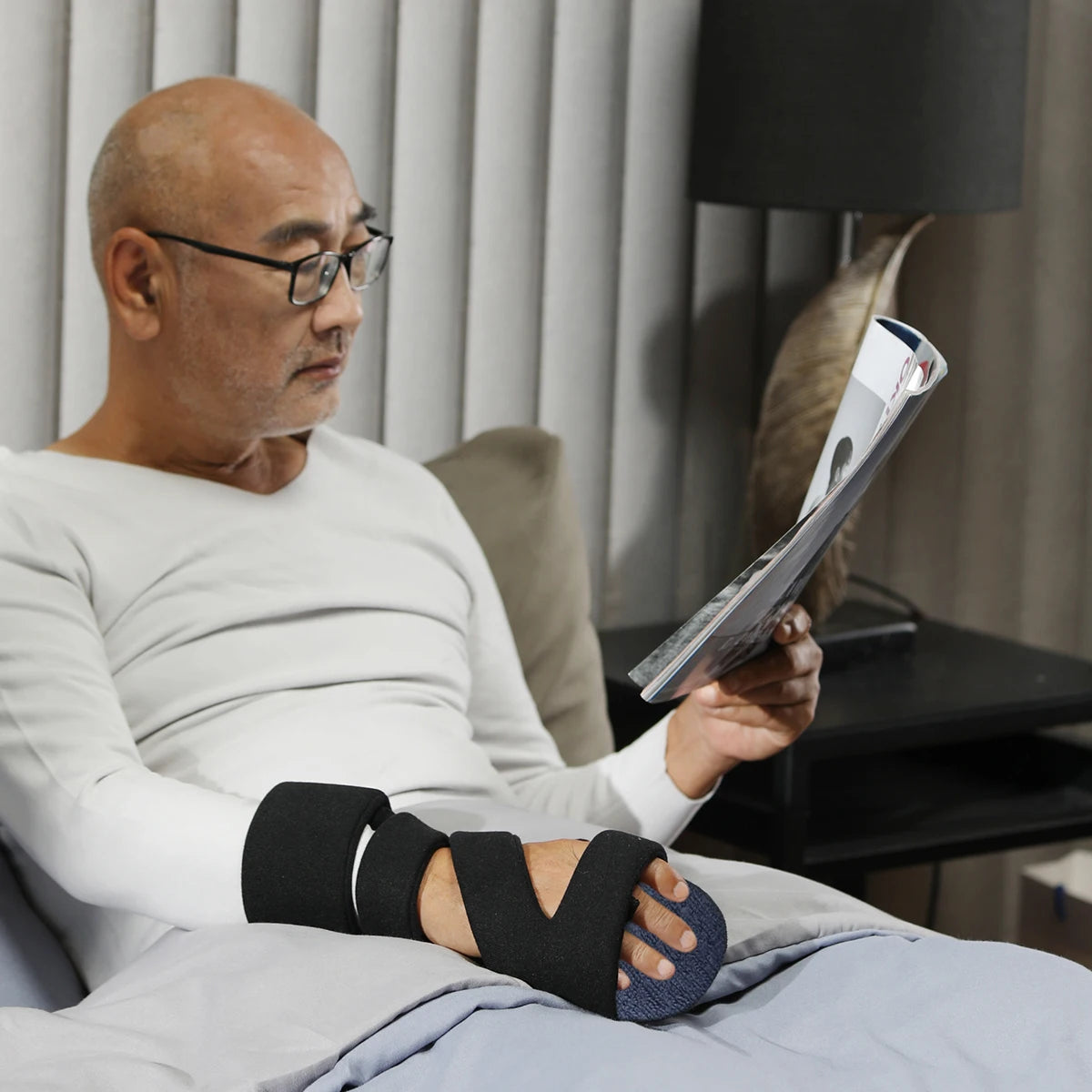 VELPEAU Hand Splint Adjustable for Carpal Tunnel Syndrome, Sprain and Arthritis, Wrist Brace Immobilizer Fixs Finger in Stroke