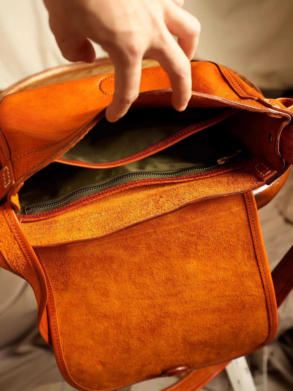 Casual daily luxury vintage designer handmade genuine leather men's women's shoulder bag vegetable tanned cowhide crossbody bag