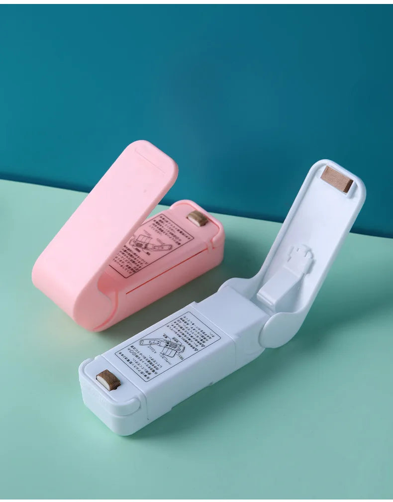 Mini Vacuum Sealer Machine Portable Food Sealer for Household Plastic Bag Sealing Snack Pack Fresh Keeping Moisture Proof