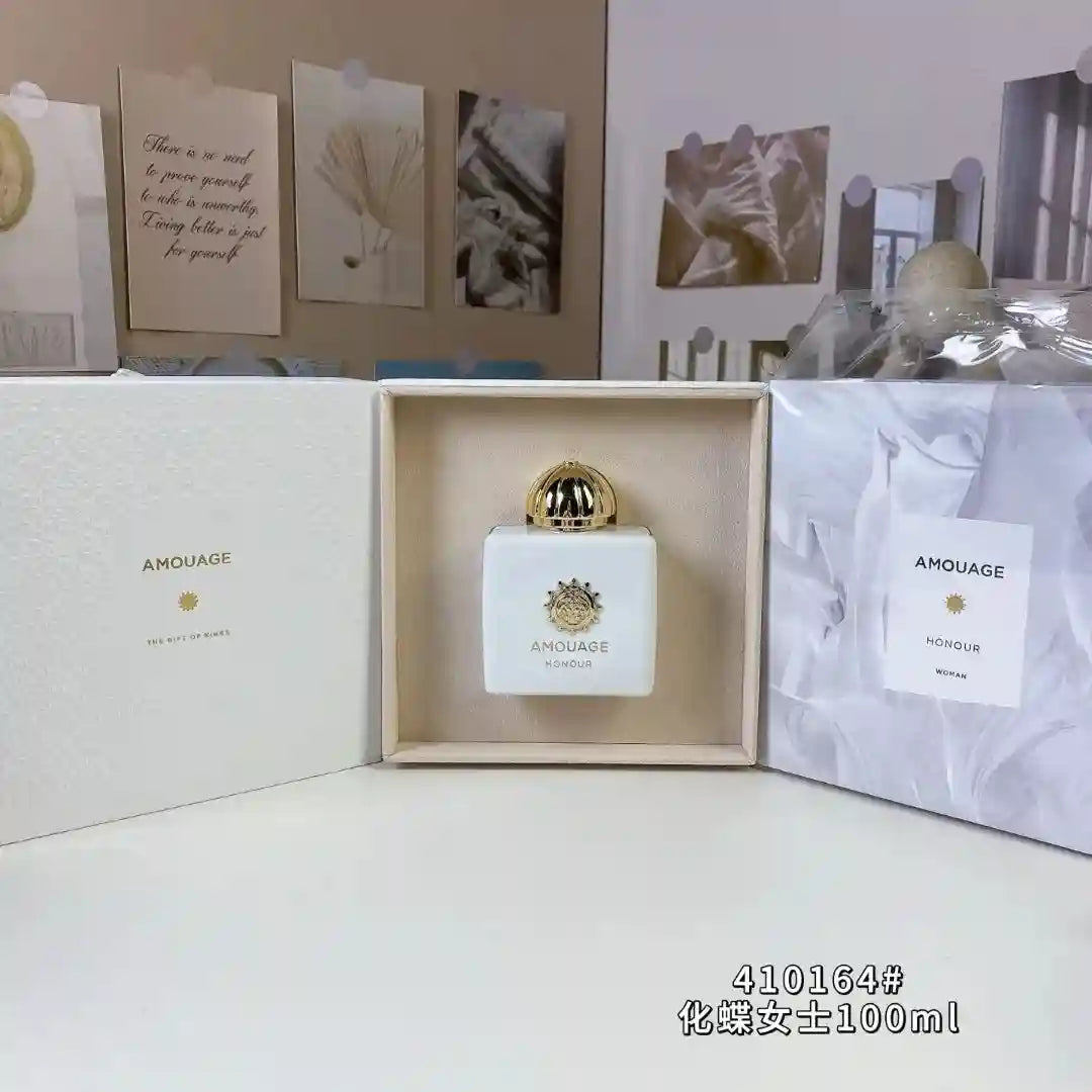 Amouage Honour Woman EDP 100ml: Square white bottle, floral oriental fragrance with sophisticated, lasting notes.