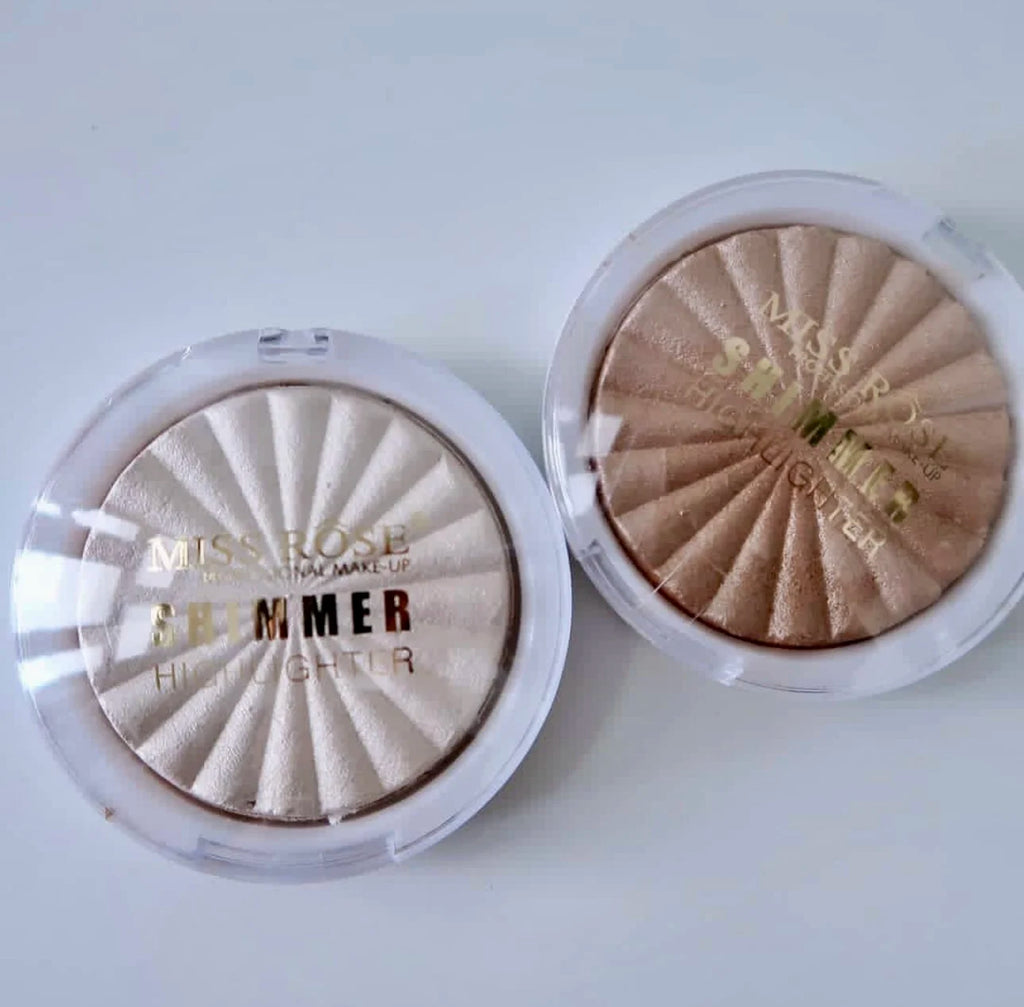 Tidesmit 3D pearlescent shimmer highlighter powder swatch for face makeup detail view