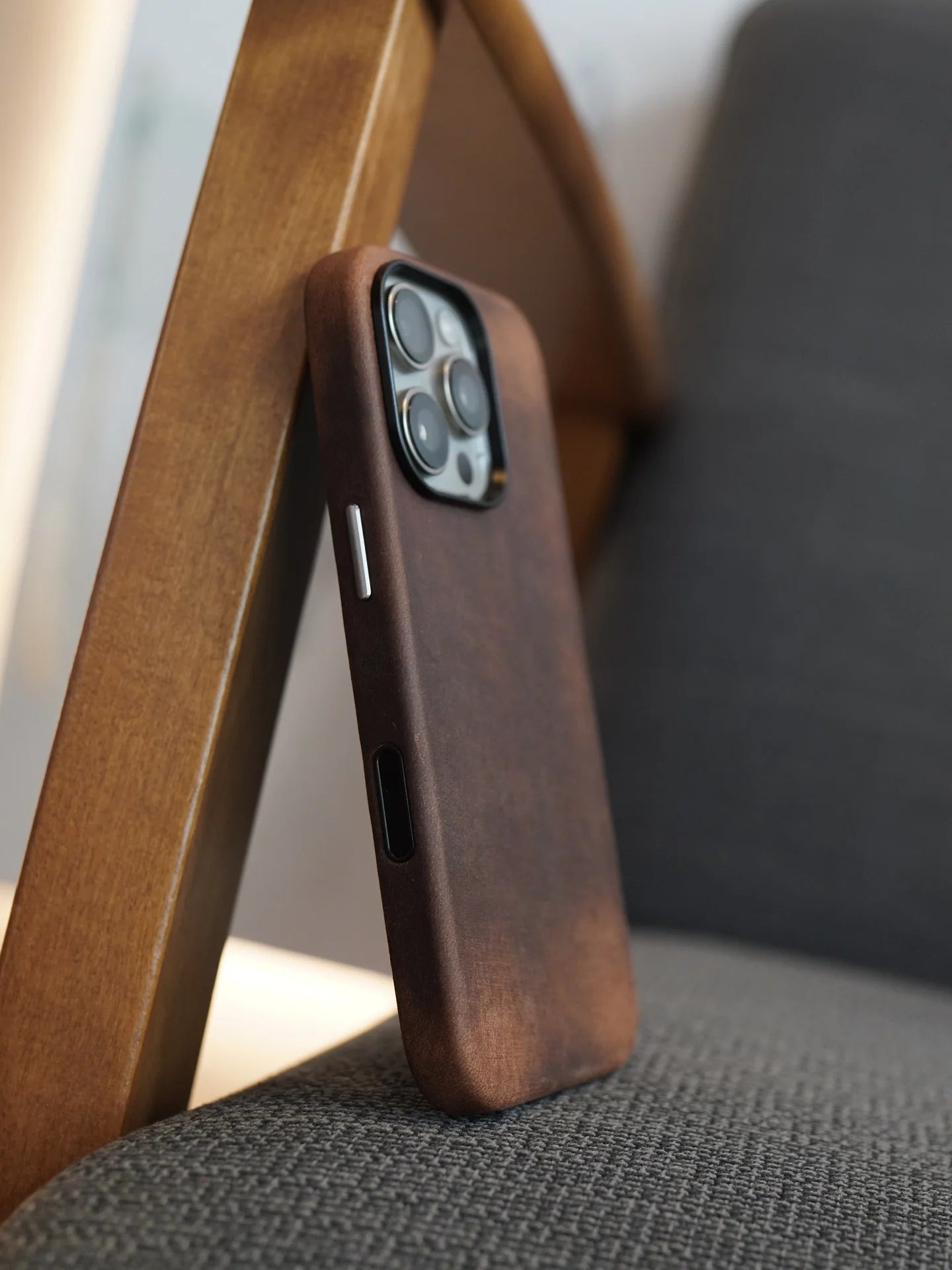 Horween Leather iPhone 16 Pro Max Case - Slim Protective Cover Tidesmit