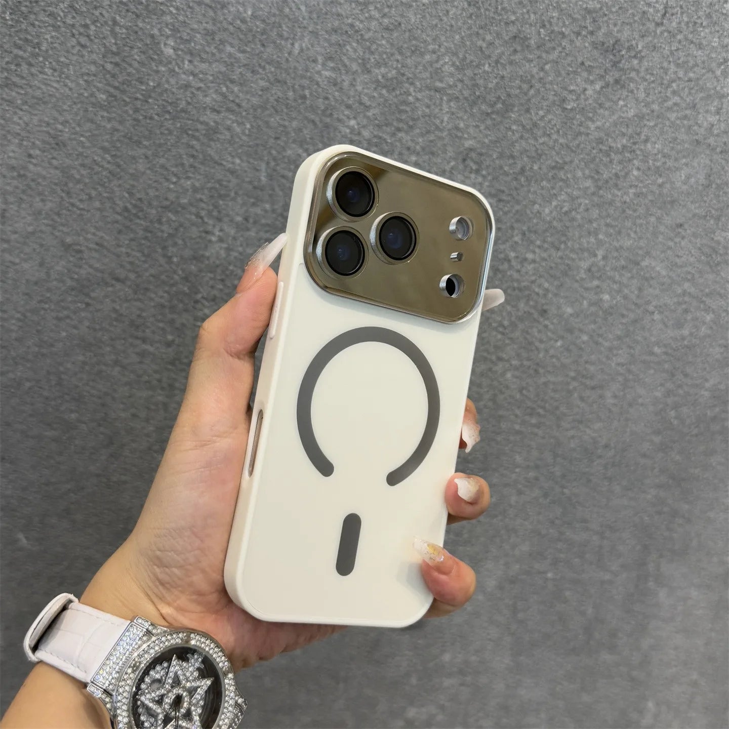 Magnetic iPhone 16 Pro Case with Matte Electroplating and Lens Protection WHITE Tidesmit