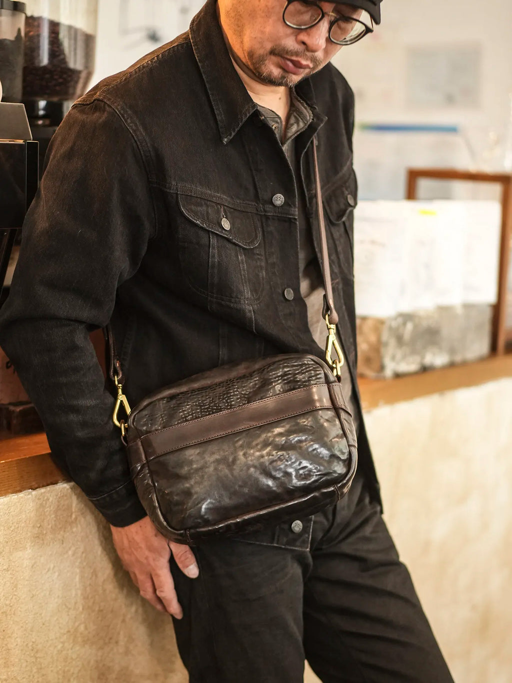 casual luxury padded genuine leather men's crossbody bag fashion vintage designer handmade real cow leather shoulder bag