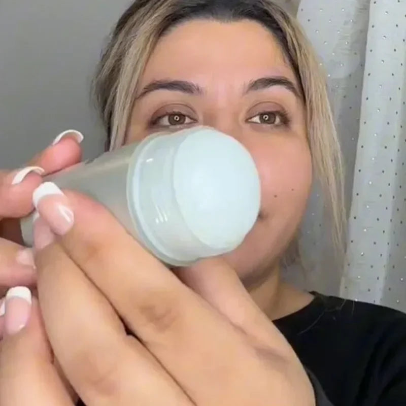 Tidesmit Retinol and Hyaluronic Acid anti-aging firming balm texture close-up for pore tightening and plump skin